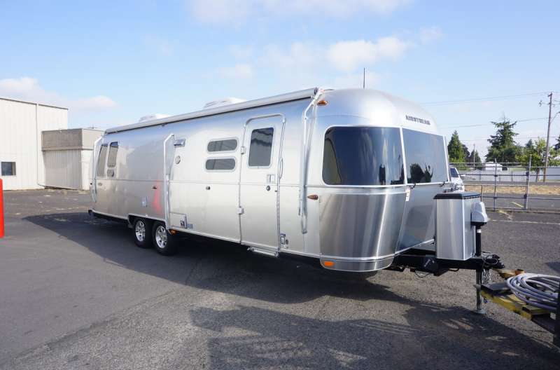 Exterior photo of 2018 AIRSTREAM FLYING CLOUD
