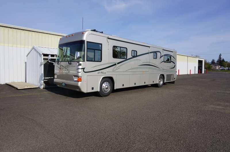 Exterior photo of 2002 ALLURE SUNRIVER 36'