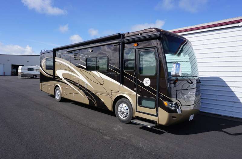 Exterior photo of 2012 TIFFIN BREEZE 32BR