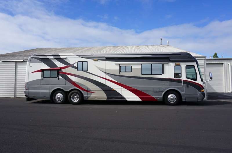 Exterior photo of 2008 MAGNA VAN GOGH 42'