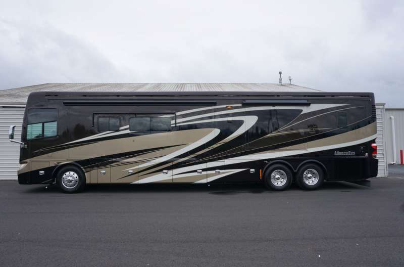 Exterior photo of 2014 TIFFIN ALLEGRO BUS