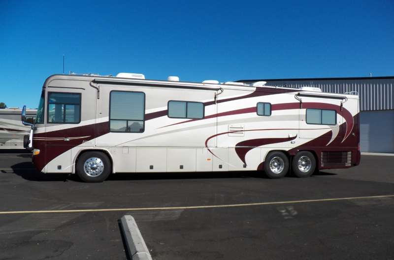 Exterior photo of 2004 ALLURE CASCADE 40'