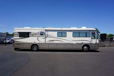 Addtional photo of 1998 INTRIGUE WISTERIA 40'