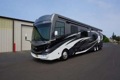 Addtional photo of 2020 FLEETWOOD DISCOVERY 44