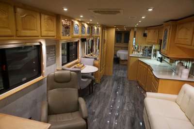 Addtional photo of 2001 MAGNA HAVEN 40'
