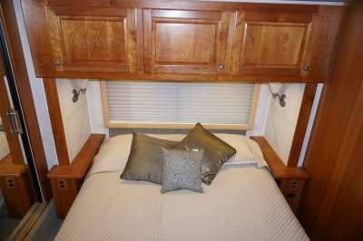 Addtional photo of 2002 INTRIGUE EVENING STAR 36'