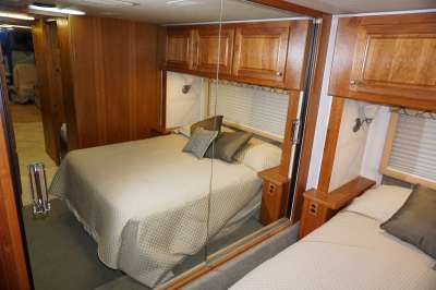 Addtional photo of 2002 INTRIGUE EVENING STAR 36'