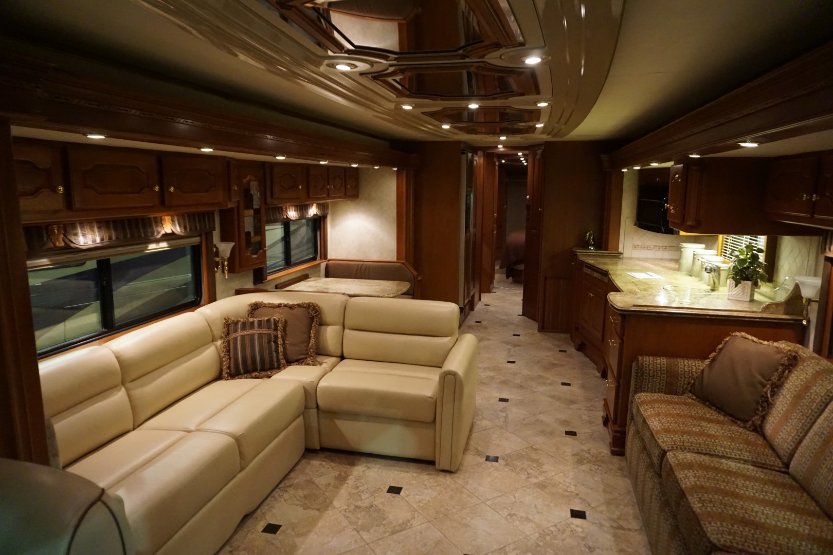 Interior photo of 2006 INTRIGUE JUBILEE 45'