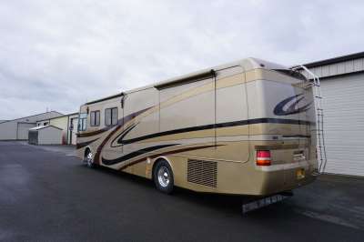Addtional photo of 2003 MONACO WINDSOR 38'