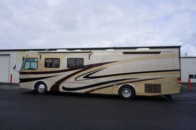 Addtional photo of 2003 MONACO WINDSOR 38'
