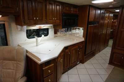 Addtional photo of 2003 MONACO WINDSOR 38'