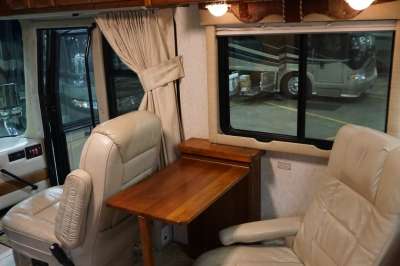 Addtional photo of 2003 MONACO WINDSOR 38'