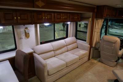 Addtional photo of 2003 MONACO WINDSOR 38'