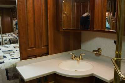Addtional photo of 2003 MONACO WINDSOR 38'