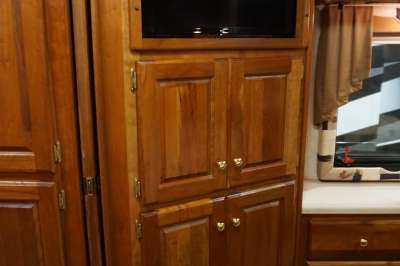Addtional photo of 2003 MONACO WINDSOR 38'