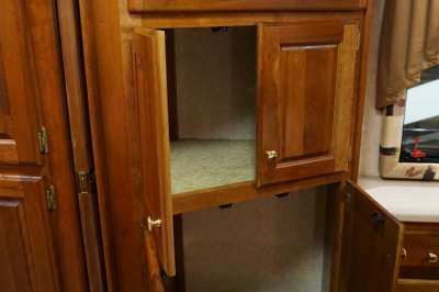 Addtional photo of 2003 MONACO WINDSOR 38'