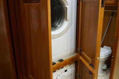 Addtional photo of 2005 ALLURE HOOD RIVER 40'