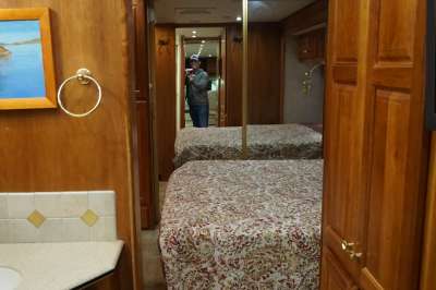 Addtional photo of 2005 ALLURE HOOD RIVER 40'