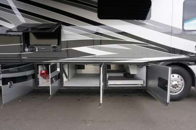 Addtional photo of 2013 AMERICAN COACH TRADITION 42'