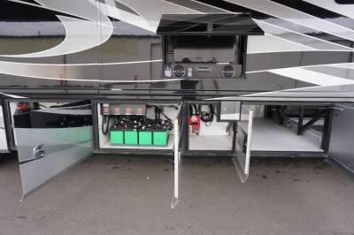 Addtional photo of 2013 AMERICAN COACH TRADITION 42'
