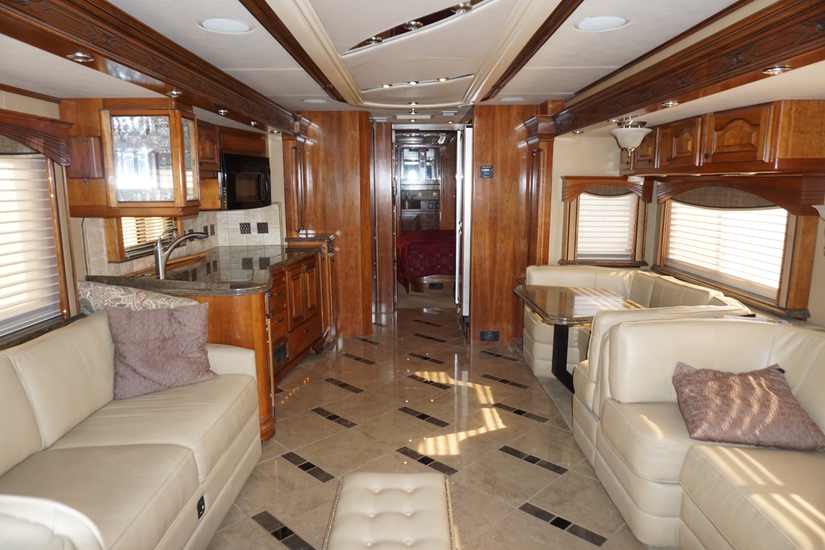 Interior photo of 2008 MAGNA DONATELLO 45'