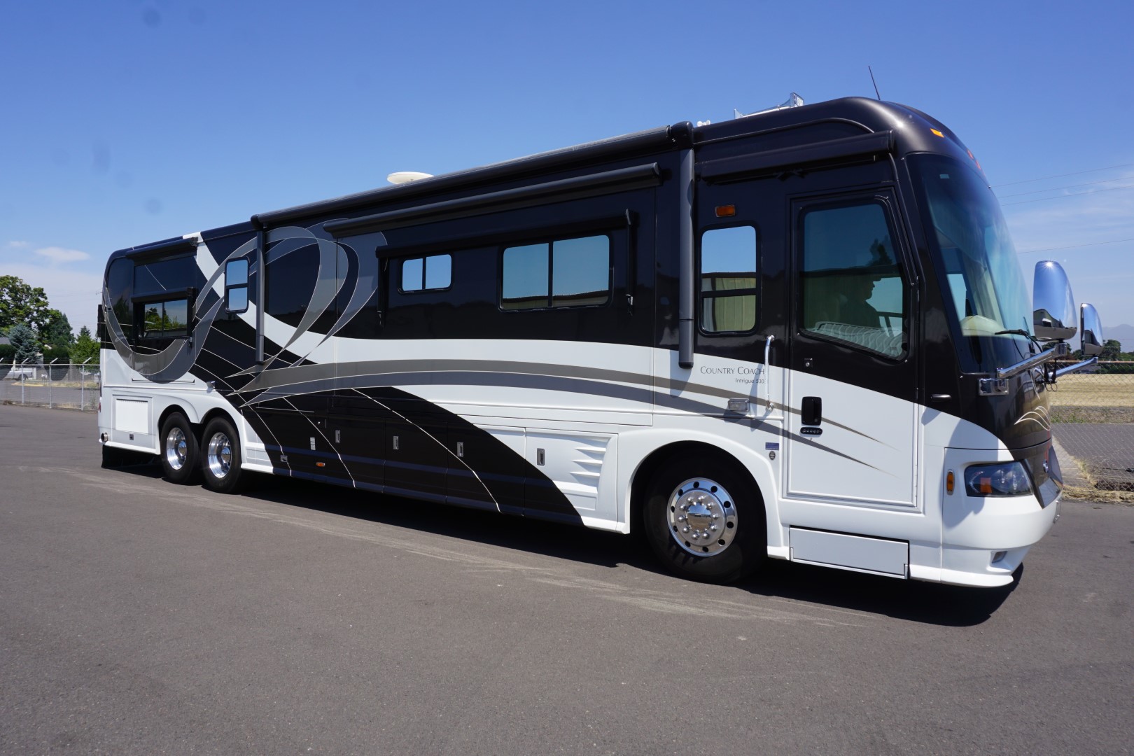 Exterior photo of 2007 INTRIGUE OVATION 42'