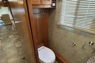 Addtional photo of 2008 ALLURE HOOD RIVER 40'