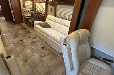 Addtional photo of 2008 ALLURE HOOD RIVER 40'