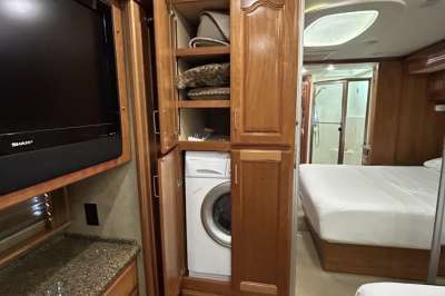 Addtional photo of 2008 ALLURE HOOD RIVER 40'