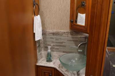 Addtional photo of 2015 NEWMAR DUTCH STAR 40'