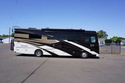 Addtional photo of 2021 TIFFIN ALLEGRO BREEZE 33'