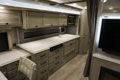 Addtional photo of 2021 TIFFIN ALLEGRO BREEZE 33'