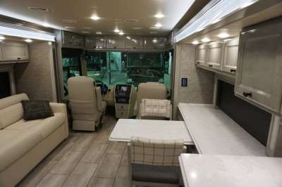 Addtional photo of 2021 TIFFIN ALLEGRO BREEZE 33'