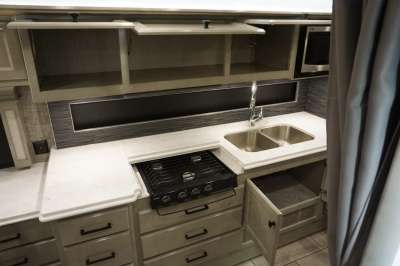 Addtional photo of 2021 TIFFIN ALLEGRO BREEZE 33'