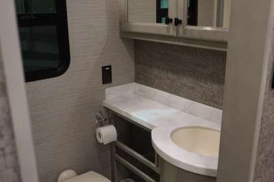 Addtional photo of 2021 TIFFIN ALLEGRO BREEZE 33'