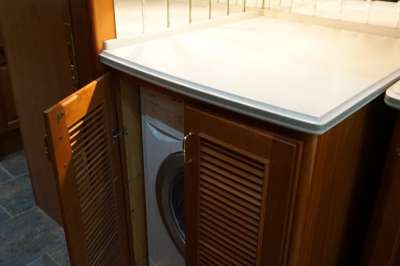Addtional photo of 2002 MAGNA RESORT 42'