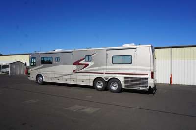 Addtional photo of 2002 MAGNA RESORT 42'