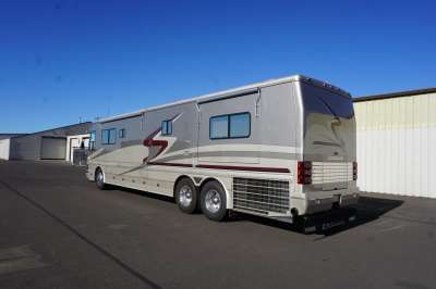 Addtional photo of 2002 MAGNA RESORT 42'
