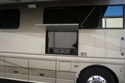 Addtional photo of 2002 MAGNA RESORT 42'