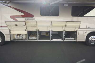 Addtional photo of 2002 MAGNA RESORT 42'