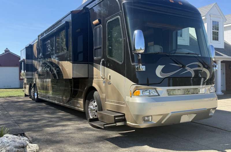 Exterior photo of 2010 MAGNA VIVALDI 45'