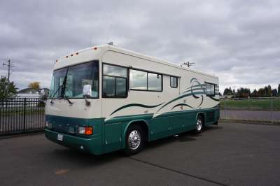 Addtional photo of 1998 INTRIGUE GARNET 32'