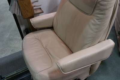 Addtional photo of 1998 INTRIGUE GARNET 32'