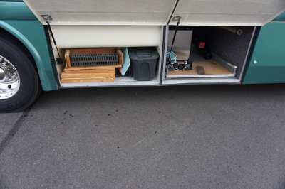 Addtional photo of 1998 INTRIGUE GARNET 32'