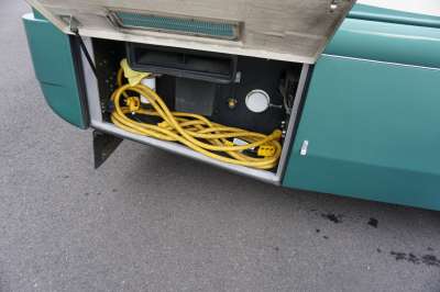 Addtional photo of 1998 INTRIGUE GARNET 32'