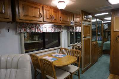 Addtional photo of 1998 INTRIGUE GARNET 32'