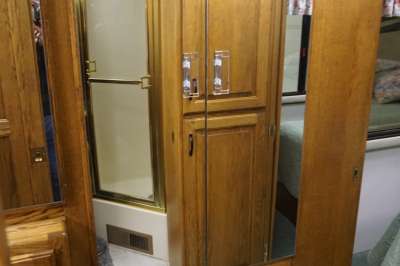 Addtional photo of 1998 INTRIGUE GARNET 32'