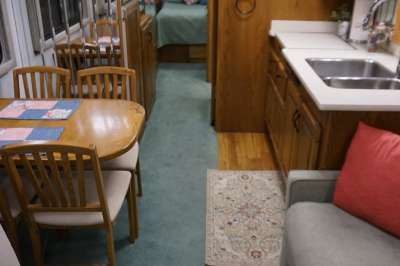 Addtional photo of 1998 INTRIGUE GARNET 32'