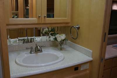 Addtional photo of 2003 ALLURE Cascade 40'