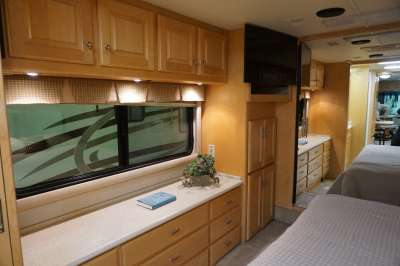 Addtional photo of 2003 ALLURE Cascade 40'